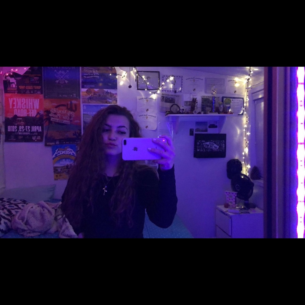 Meet your Posher, Hailey